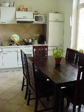 Studetenvilla - Voll ausgestattetes Esszimmer mit Küche